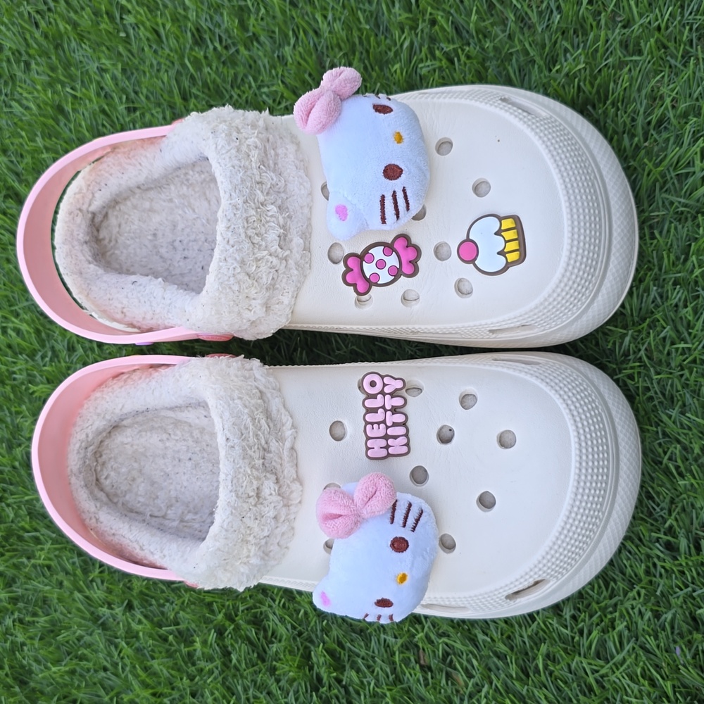 Cream Shoes with Pink Accents Hello Kitty